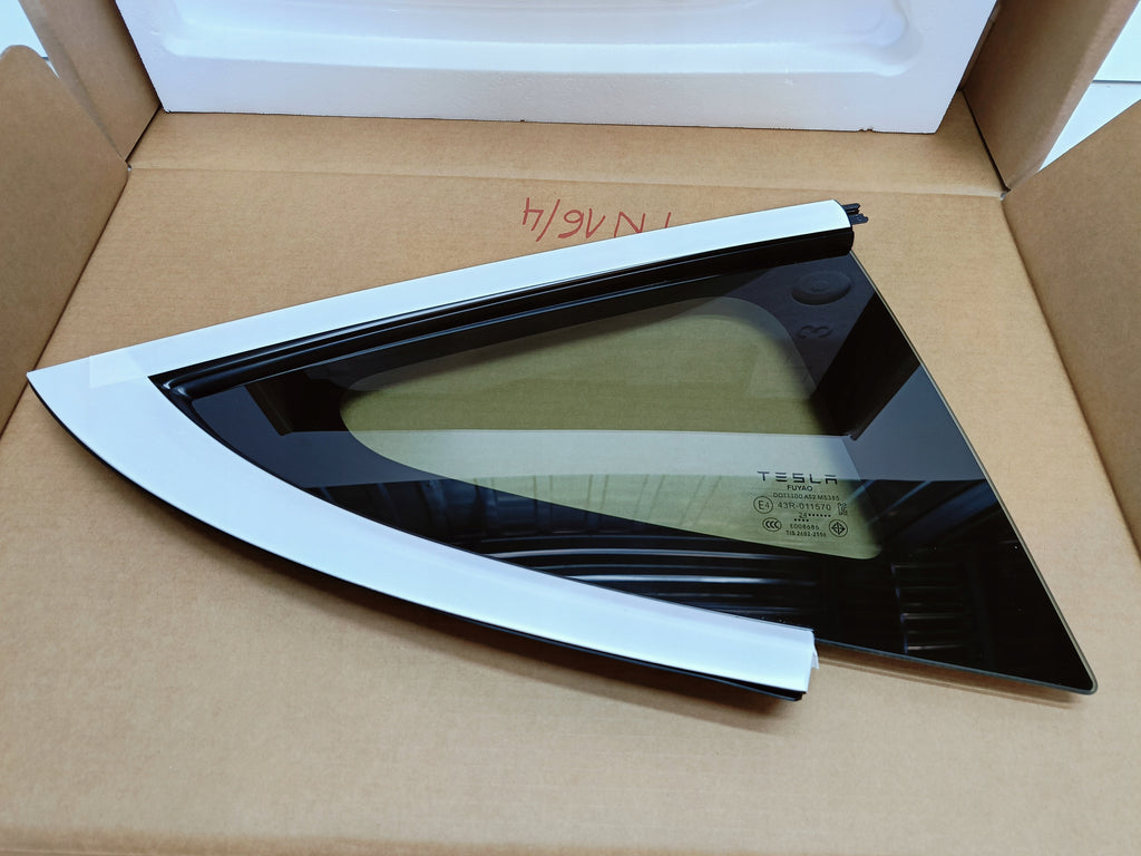 TESLA MODEL 3 M3 III - SZYBA KAROSERYJNA BOCZNA PRAWY TYŁ NOWA 1514979-40-D