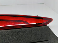 Załaduj zdjęcie do przeglądarki galerii, HYUNDAI KONA I LIFT 20- LAMPA KLAPY BAGAŻNIKA LEWY TYŁ LED 92403-J9600