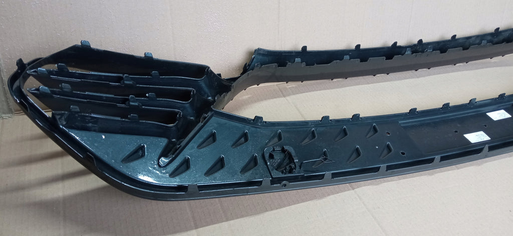 SEAT CUPRA BORN 21- ATRAPA GRILL KRATKA ŚRODKOWA ZDERZAKA PRZÓD 10E805903C