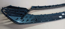 Load image into Gallery viewer, SEAT CUPRA BORN 21- ATRAPA GRILL KRATKA ŚRODKOWA ZDERZAKA PRZÓD 10E805903C