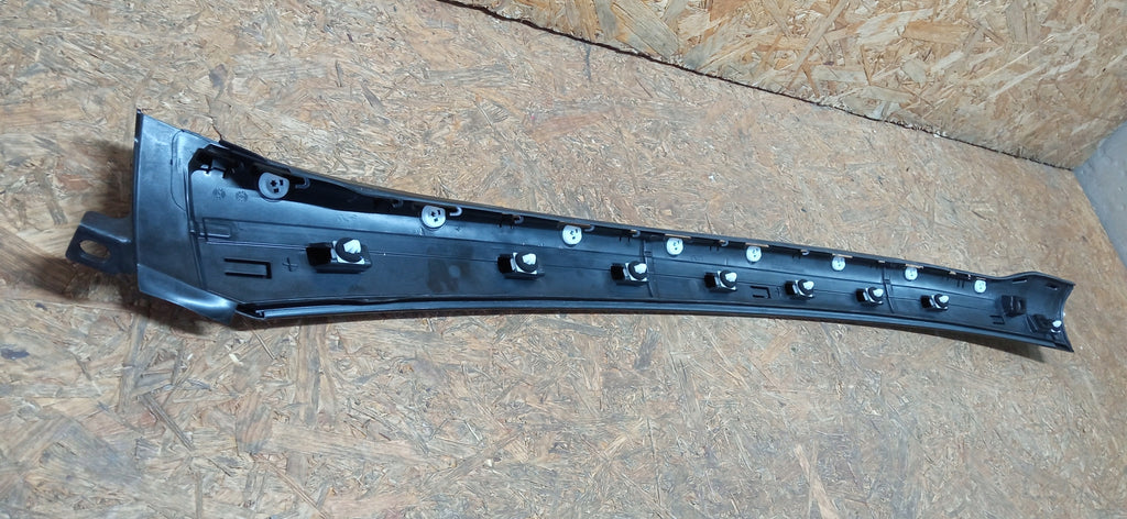 OPEL ZAFIRA C 11- LISTWA PRAWA SŁUPKA SZYBY CZOŁOWEJ 39027687