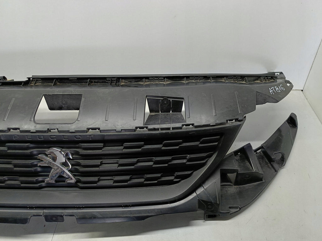 Peugeot Partner IV 4 18- ATRAPA GRILL ZDERZAKA PRZEDNIEGO 9818281980