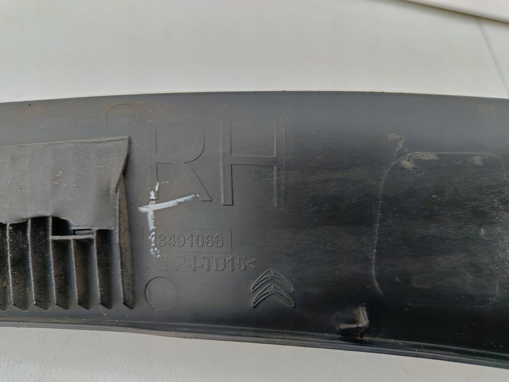 CITROEN C3 AIRCROSS II 17- LISTWA DRZWI PRAWY TYŁ 13491066