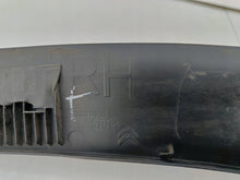 Załaduj zdjęcie do przeglądarki galerii, CITROEN C3 AIRCROSS II 17- LISTWA DRZWI PRAWY TYŁ 13491066
