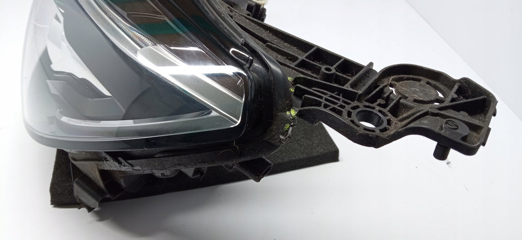 PEUGEOT 308 II T9 LIFT 17-LAMPA LEWA PRZÓD PRZEDNIA SOCZEWKA+LED 9816990680