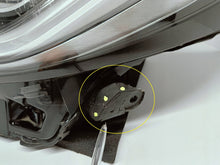 Laden Sie das Bild in den Galerie-Viewer, Toyota Aygo X 22- LAMPA LEWA PRZÓD PRZEDNIA FULL LED EU KOITO 0H-33