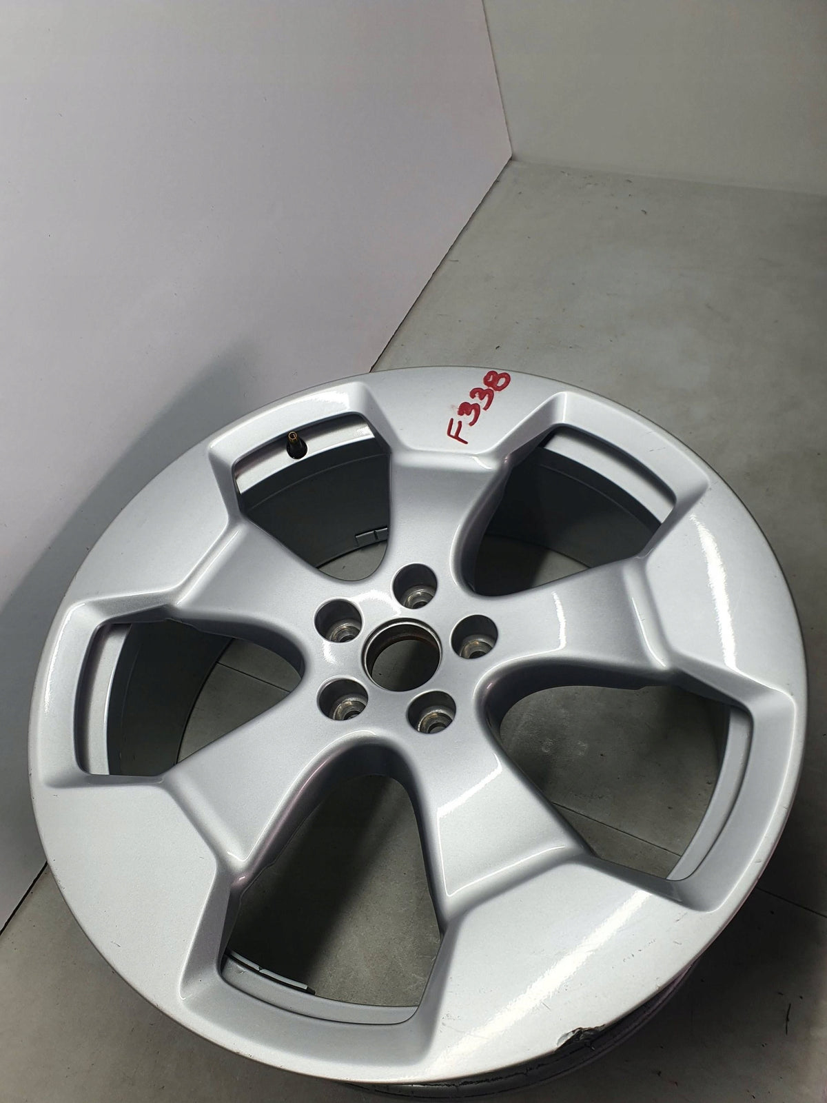 Volkswagen Id.buzz 22- Felga Aluminiowa 20 Cali 8x20 ET45 5x112 1T3601025AB — zdjęcie 12 z 16