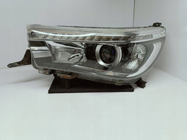 TOYOTA HILUX VIII 8 15- PHARE AVANT GAUCHE LENTILLE LED KOITO 0K-56