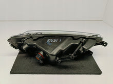 Załaduj zdjęcie do przeglądarki galerii, SKODA OCTAVIA III 13- REFLEKTOR HALOGEN PRZECIWMGŁOWY LEWY H8 TYC 19-12350