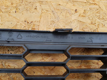 Load image into Gallery viewer, VOLKSWAGEN POLO 6R0 09- ATRAPA KRATKA GRILL ZDERZAKA PRZÓD CHROM 6R0853667B