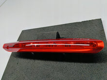 Załaduj zdjęcie do przeglądarki galerii, PEUGEOT 208 I 12- LAMPA ŚWIATŁO HAMOWANIA TRZECI STOP NOWA 9674309080