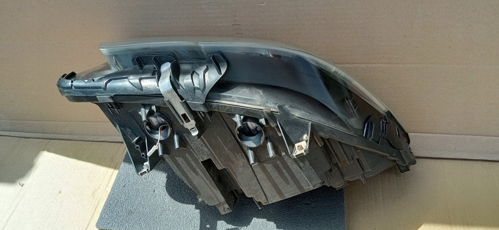 BMW 5 GT F07 09- LAMPA LEWA PRZÓD XENON NIESKRĘTNY+LED EU 7199607
