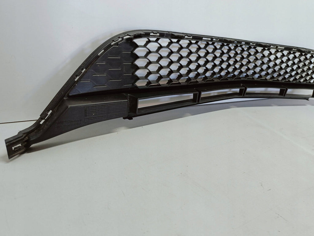 Mercedes A-KLASA W177 AMG 18- KRATKA DOLNA GRILL ZDERZAKA PRZÓD A1778859100