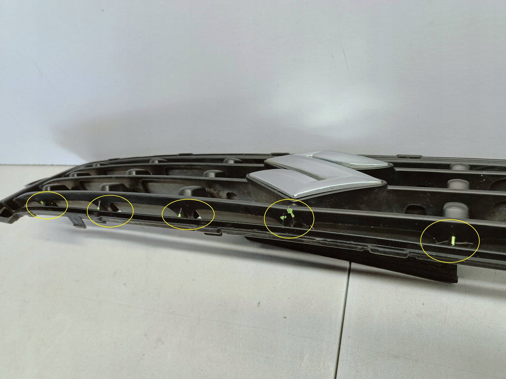 Suzuki Splash LIFT 12- KÜHLERGRILL STOSSFÄNGER VORNE EMBLEM 7174180M0