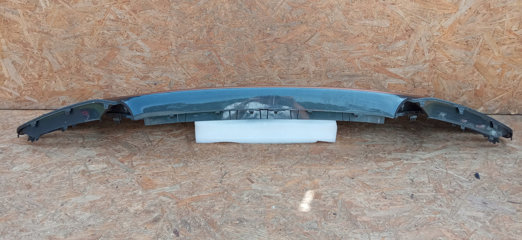 SEAT CUPRA BORN 21- ATRAPA GRILL KRATKA ŚRODKOWA ZDERZAKA PRZÓD 10E805903C
