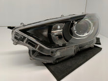 Załaduj zdjęcie do przeglądarki galerii, TOYOTA YARIS IV 4 P21 19- LAMPA REFLEKTOR LEWA PRZÓD SOCZEWKA KOITO K0-6 EU