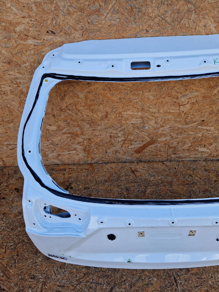 TOYOTA YARIS CROSS 20- HECKKLAPPE HINTEN