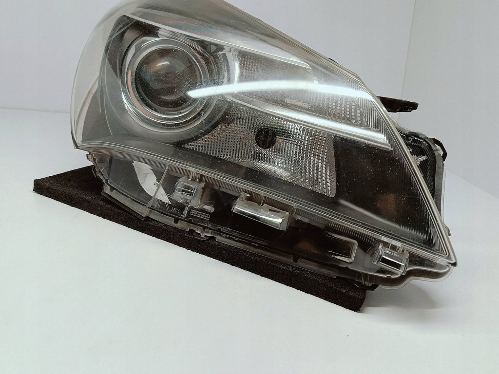 TOYOTA YARIS III LIFT 14- LAMPA PRAWA PRZÓD PRZEDNIA KOITO OD-160
