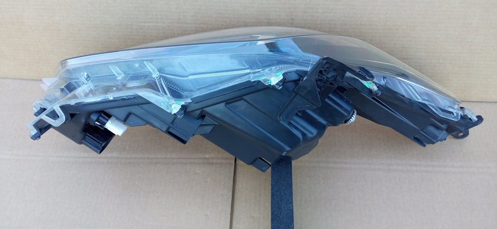 TOYOTA YARIS IV 4 19- LAMPA REFLEKTOR LEWY PRZÓD SOCZEWKA KOITO K0-6 EU