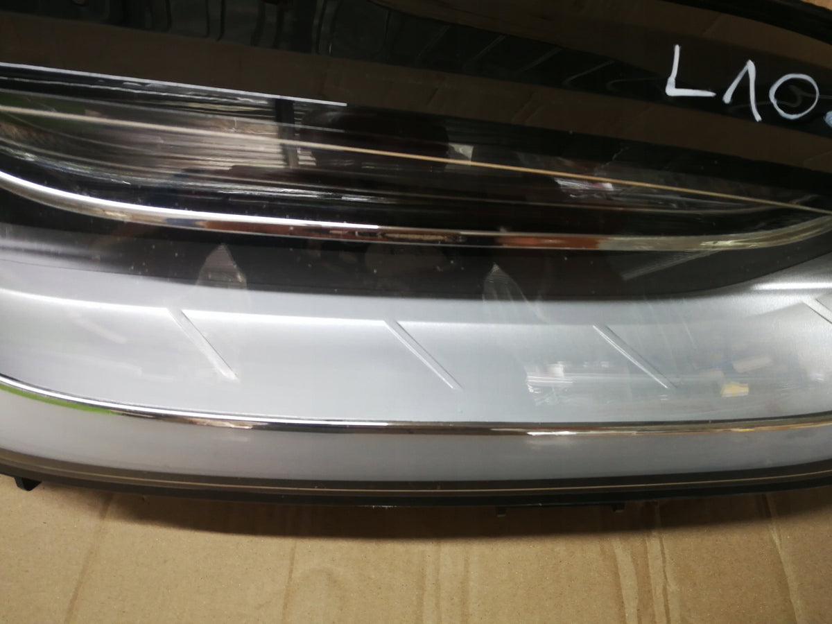 Tesla Model X 15- Front Right Light Front Full LED Moduł 0019742513 — photo 6 of 16