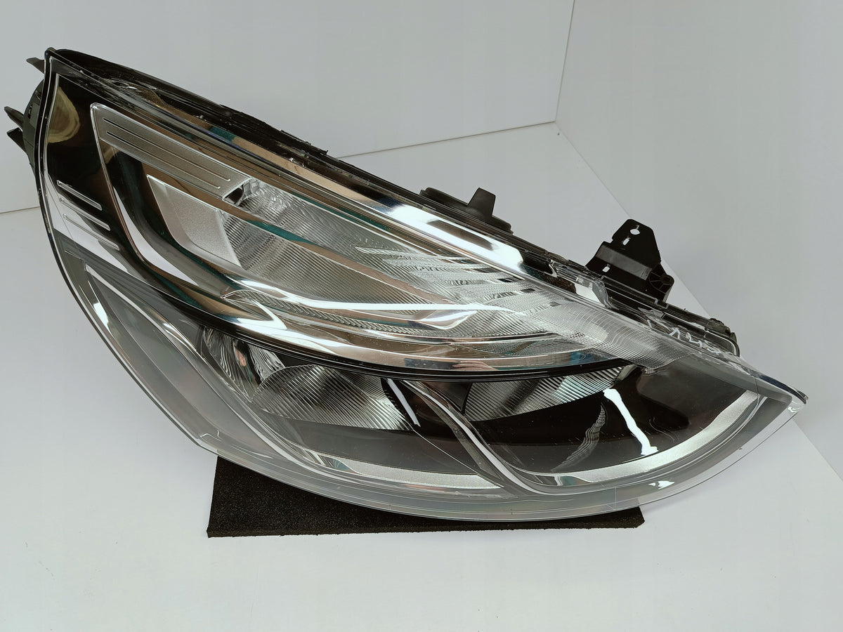 Renault Clio IV 4 Lift 16- Light Front Right Headlight 260100653R — photo 2 of 16