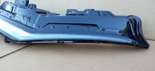 Laden Sie das Bild in den Galerie-Viewer, NISSAN ARIYA 20- RECHTE UNTERE SCHEINWERFER VORNE LED TFL ORIG. EU W5752