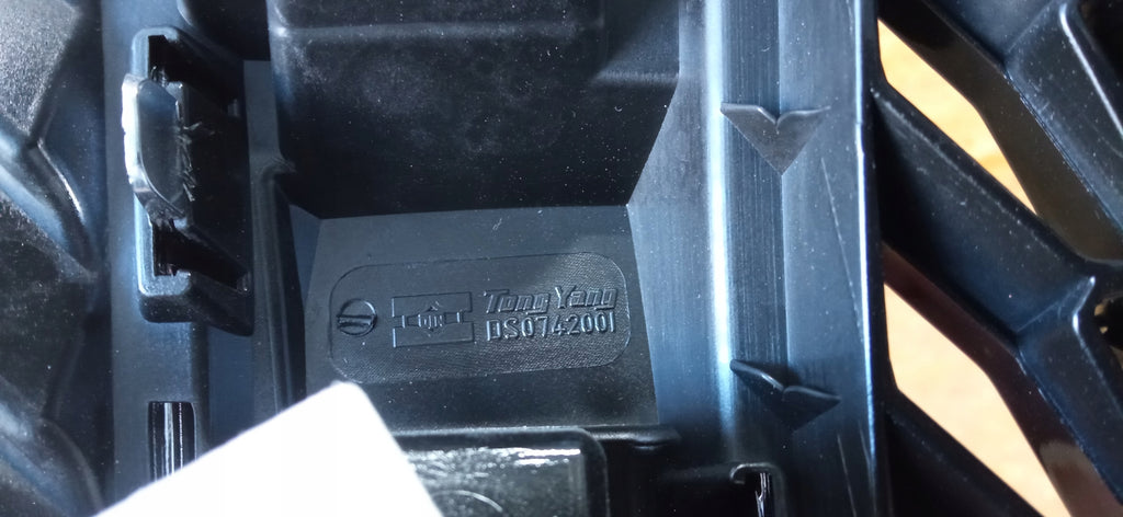 NISSAN QASHQAI II J11 LIFT 17- KÜHLERGRILL STOSSFÄNGER VORNE DS0742001