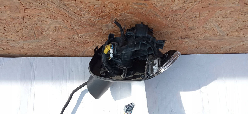Volvo XC60 II 17- LUSTERKO ZEWNĘTRZNE BOCZNE LEWE 14 PIN 31424787