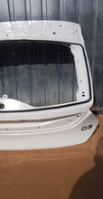 Laden Sie das Bild in den Galerie-Viewer, Volvo v40 Heckklappe hinten 12-> v 40 k122
