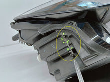 Laden Sie das Bild in den Galerie-Viewer, MG 5 MG5 V 20- SCHEINWERFER RECHTS VORNE VOLL-LED EU 10796250 100-40152