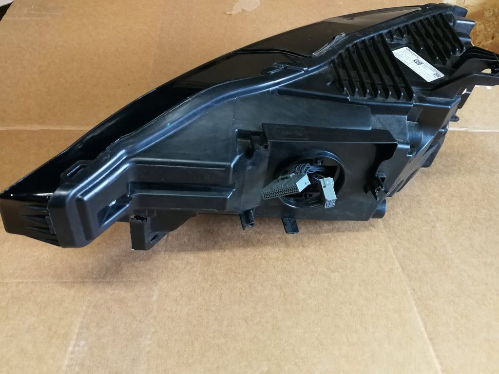 VOLVO XC60 II LIFT 20- LAMPA PRAWA PRZÓD PRZEDNIA MID LHD FULL LED 32342515
