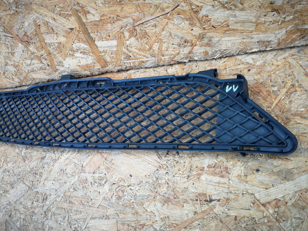 MERCEDES B KLASSE W246 11- KÜHLERGRILL STOßSTANGE VORNE A2468851122