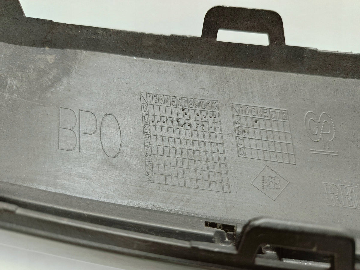 Renault Clio V 5 19- Kühlergrill Grill Abdeckung Leiste Vorne Stossstange 620786224R — Foto 11 von 12