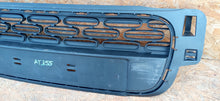 Load image into Gallery viewer, CITROEN C3 III 16- ATRAPA KRATKA ŚRODKOWA GRILL ZDERZAKA PRZÓD 9812061877