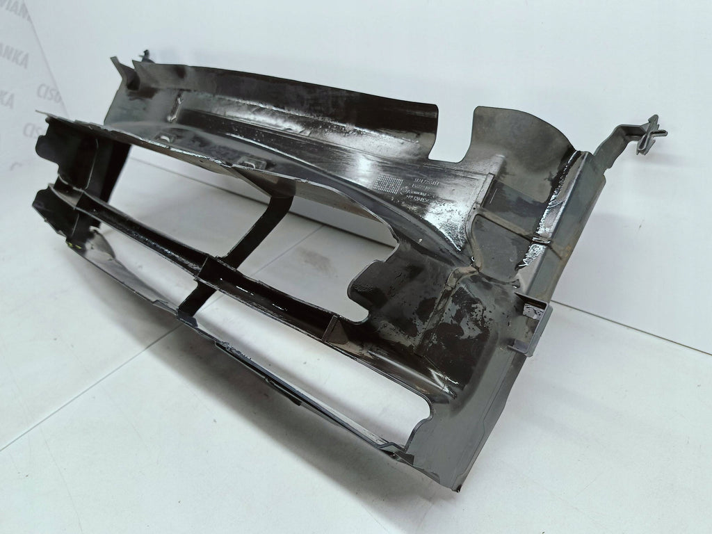 BMW 3 F30 F31 F20 F21 12- KIEROWNICA DOLNA KANAŁ WLOT POWIETRZA 51747255414