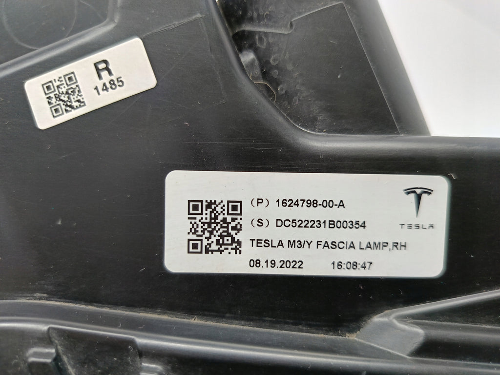 TESLA 3 LIFT Y 20- HALOGEN DRL PRAWY LAMPA PRZECIWMGIELNA LED 1624798-00-A
