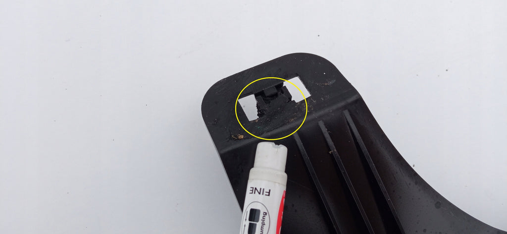 TESLA MODEL 3 LIFT 23- HALTERUNG HALTER MITTELSTÜCK STOSSFÄNGER HINTEN 1757096-00-C