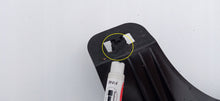 Laden Sie das Bild in den Galerie-Viewer, TESLA MODEL 3 LIFT 23- HALTERUNG HALTER MITTELSTÜCK STOSSFÄNGER HINTEN 1757096-00-C