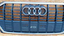 Laden Sie das Bild in den Galerie-Viewer, AUDI Q3 II 83A 18- ATRAPA KRATKA GRILL