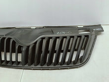 Laden Sie das Bild in den Galerie-Viewer, Skoda Fabia II 5J LIFT 10- KÜHLERGRILL STOSSSTANGE VORNE 5J0853668C