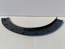 Laden Sie das Bild in den Galerie-Viewer, CITROEN C3 III 16- LEISTE RADLAUF BLENDE LINKS VORNE 9812088680