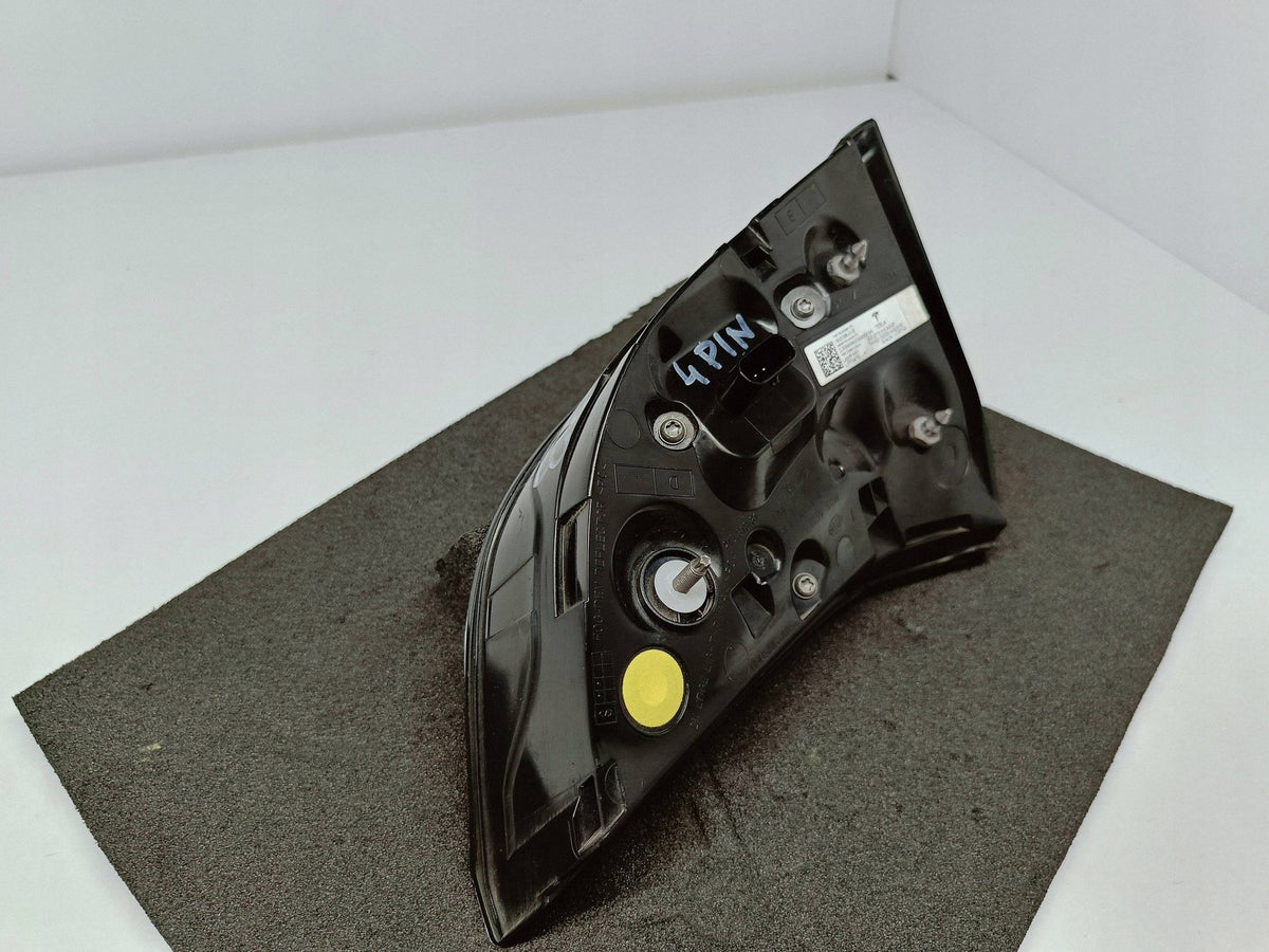 Tesla Model 3 Lift Y 20- Heckklappenleuchte Links LED Original (oe) 1502088-00-B — Foto 10 von 11
