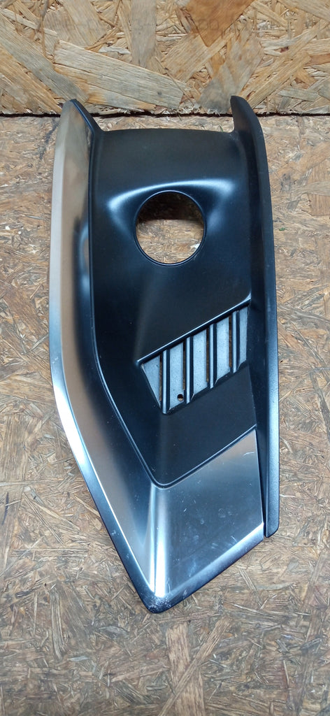 AUDI A4 B9 LIFT 19- KRATKA ZAŚLEPKA ATRAPA ZDERZAKA PRAWA PRZÓD 8W0807682AK