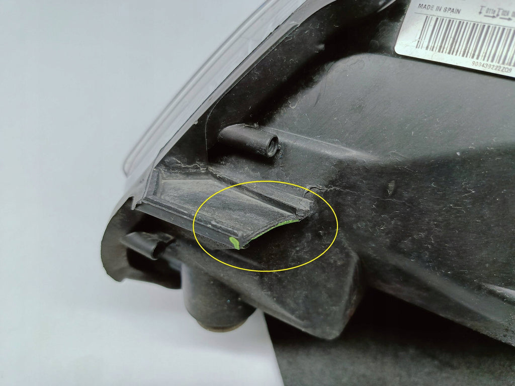 Opel Corsa D LIFT 11- LAMPA PRAWA PRZÓD PRZEDNIA ZWYKŁA EU 13432890