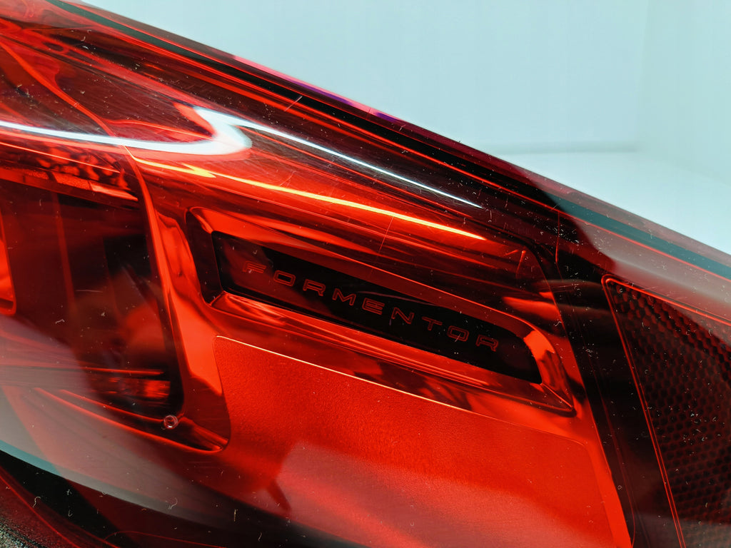 CUPRA FORMENTOR 5FF 21- RÜCKLEUCHTE RECHTS LED 5FF945208