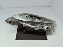 Laden Sie das Bild in den Galerie-Viewer, Toyota Yaris IV 4 XP21 19- SCHEINWERFER RECHTS VORNE FULL LED KOITO K0-8