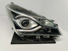Laden Sie das Bild in den Galerie-Viewer, TOYOTA YARIS III FACELIFT 17- SCHEINWERFER RECHTS VORNE KOITO OD-197