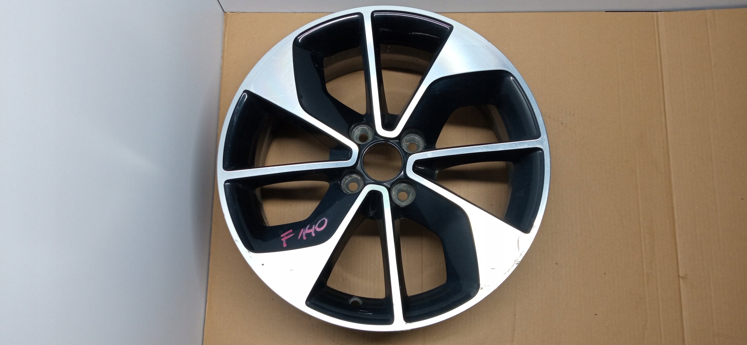 FELGA ALUMINIOWA RENAULT CLIO IV CAPTRUR 6.5