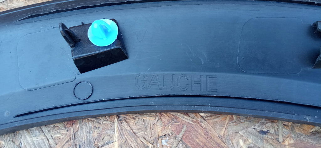 PEUGEOT 2008 II 19- LEISTE VERKLEIDUNG KOTFLÜGEL LINKS HINTEN 9825736780