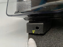 Laden Sie das Bild in den Galerie-Viewer, TESLA MODEL Y MJ 20 – HALOGEN DRL LINKS NEBELSCHEINWERFER LED 1507932-00-C